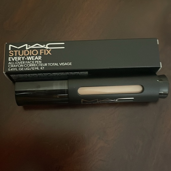 Studio Fix All Over Pen - Picture 2 of 2